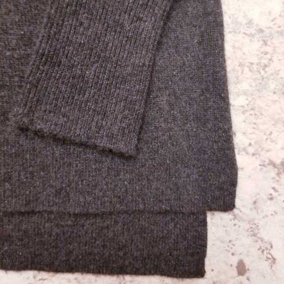 HALOGEN 100% Cashmere Side Slit V-Neck Pullover XS - Picture 3 of 5